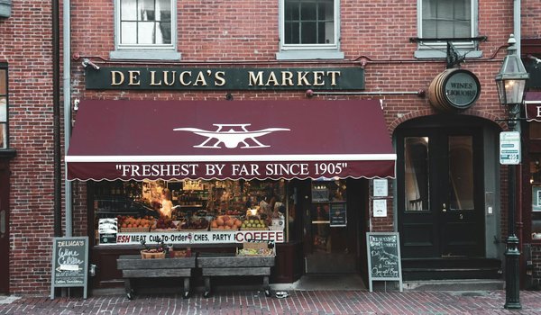 Panier gourmand aux saveurs méditerranéennes: un cadeau original